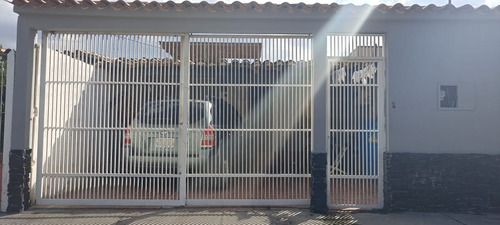 Imagen 19 de 30 de Casas En Venta En Cabudare - Lara. Excelente Precio, No Pierdas La Oportunidad! Cod # 22-25586 Pide Informacion Comunicate Conmigo Por Favor. Gracias!! Katty Vasquez Rentahouse 412-149865 Pide Tu Cita