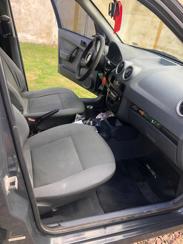 Volkswagen Gol 1.6 I Power 701 2010