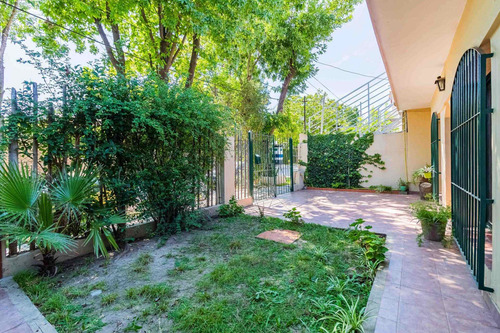 Imagen 3 de 30 de Casa Venta, 4 Amb,lahorqueta,boulogne,lote 200 Mt