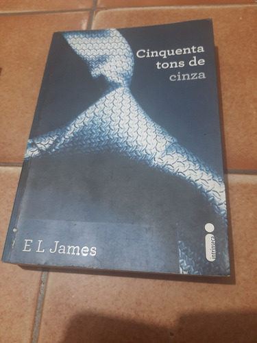Três Volumes Cinquenta Tons De Cinza V 1 V2 E V 3 (Usado)