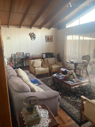 Casa En Venta De 4 Dorm. En Arica