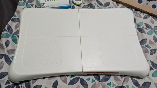 Juego Wii Fit U Con Medidor Ajuste Incluido Nintendo Wii U (Usado)