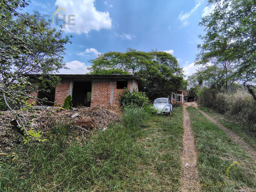Terreno En Venta Con Construcción En Comunidad El Chico, Emiliano Zapata, Veracruz