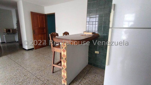 Marcos González Alquila Apartamento Semi Amoblado Zona Oeste Barquisimeto - Lara #24-28747