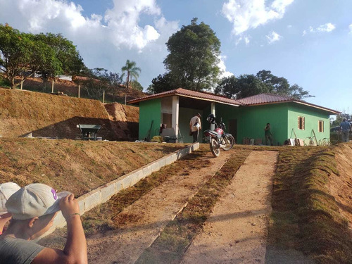 Vendo Chácara Nova Com Piscina 900 Metros
