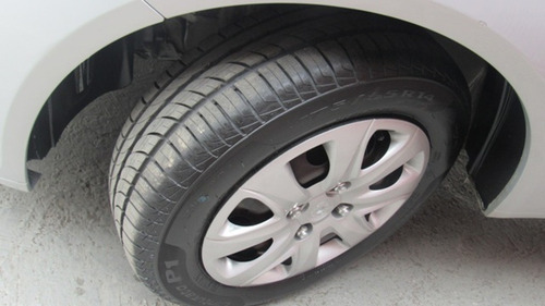 Imagem 6 de 10 de Ford Fiesta Sedan 1.0 Flex