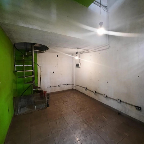 Imagen 4 de 17 de Alquiler De Local Comercial - Microcentro - Sin Conexion A Gas