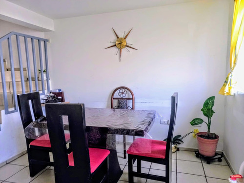 Casa En Aguascalientes Fraccionamiento Valle De Los Cactus Sobre Avenida Frente A Parque