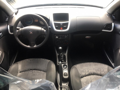 Peugeot 207 Passion Xr - 1.4 8v 2010/2011