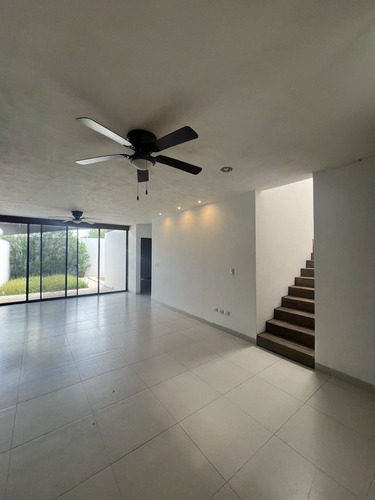 Casa(25) En Renta En Privada Arborettos En Santa Gertrudis Copó