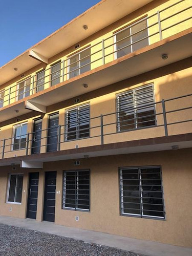 Departamento De Dos Ambientes En Morón, Con Cochera.