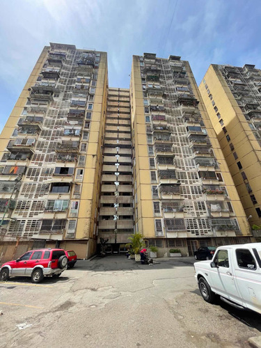 Apartamento Vent Res. Encanto Los Teques 3h 2b 1p Ref