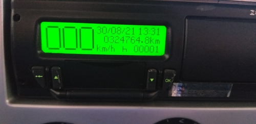 Imagem 10 de 14 de Iveco Vertis Com Bau De 7.50 Comprimento Ano 15