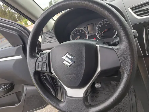 Suzuki Swift 1.2 Hatchback Versión Full Equipo