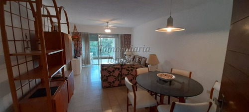 Imagen 3 de 18 de Venta Apartamento 2 Dormitorios Edificio Parquemar Bosque