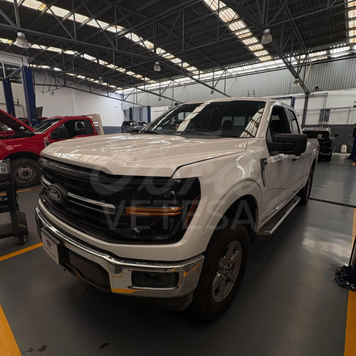 Ford F-150 5.0L Xlt Cabina Y Media V8 4X4 At