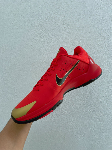 Tenis Nike Kobe 5 Protro Year Of The Mamba University Red. (Usado)