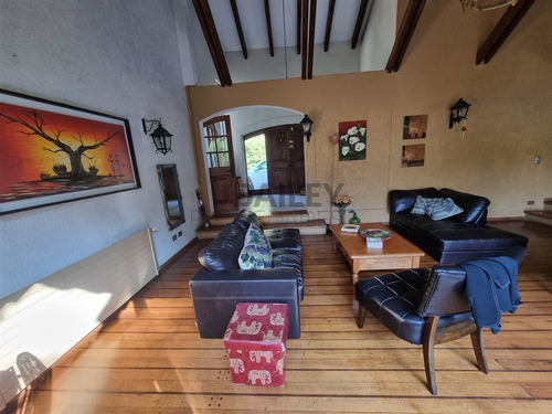 Casa En Arriendo De 5 Dorm. En Viña Del Mar