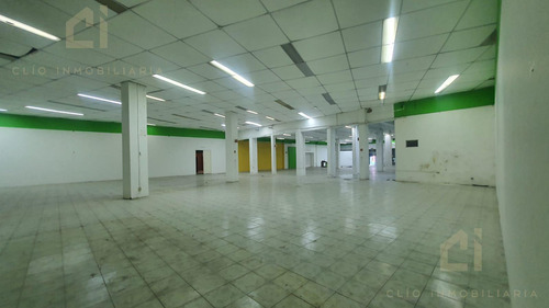 Local En Venta En Veracruz A 2 Cuadras Del Mercado Hidalgo, 2,706 M2 De Construccion