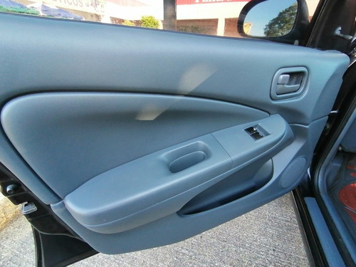 Imagen 10 de 11 de Nissan Almera Manual