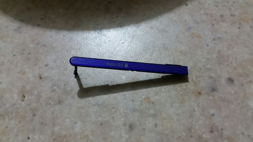 Tapa Morada Sim Y Sd De Sony Xperia M2