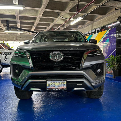 Imagen 12 de 14 de Toyota Fortuner Dubai 2022