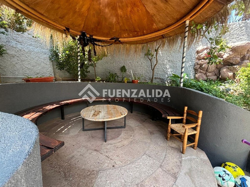 Casa En Venta De 3 Dorm. En La Reina