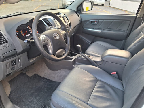 Toyota Hilux 2.7 Srv Cab. Dupla 4x4 Flex Aut. 4p