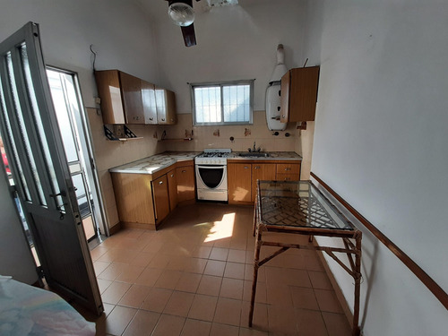 Casa 2 O 3 Familias En Venta Ubicado En Lanús Oeste