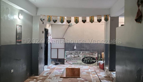 Maritza Lucena Vende Edificio Residencial Y Comercial De Tres Niveles, En Barquisimeto, #25-1641- Todos Los Servicios Básicos, Agua, Luz, Internet, Cerca A Farmacias, Clínicas, Hospital.