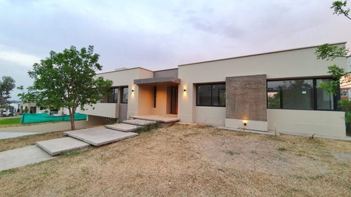 Casa En Venta En Las Jarillas