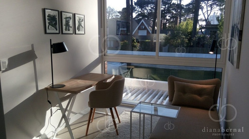 Imagen 24 de 26 de Casa En Mansa,barrio Privado, Punta Del Este, 4 Dormitorios Y Piscina Climatizada.
