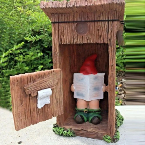 Gnome Toilet Lee El Periódico Y Se Olvida De Cerrar La Puert