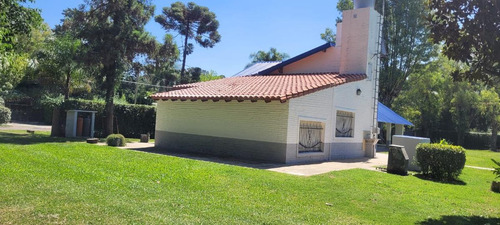 Casa En Venta - 4 Dormitorios 3 Baños - Cocheras - 2.700mts2 - Virrey Del Pino, La Matanza