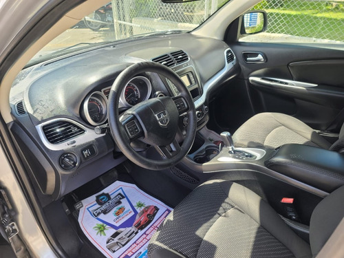 Imagen 8 de 15 de Dodge Journey Sxt
