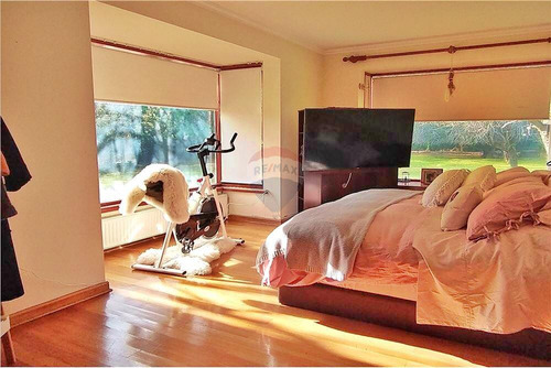 Se Vende Amplia Casa Av. Las Rastras.