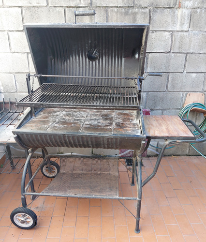 Parrilla Tambor De 200 Litros Con Fogonero Negra (Usado)