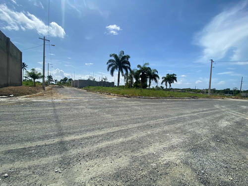 Terrenos En Residencial Con Todos Los Servicios.