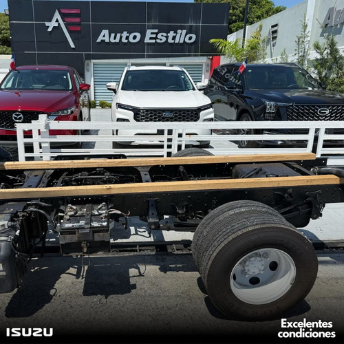 Isuzu Npr 2013
