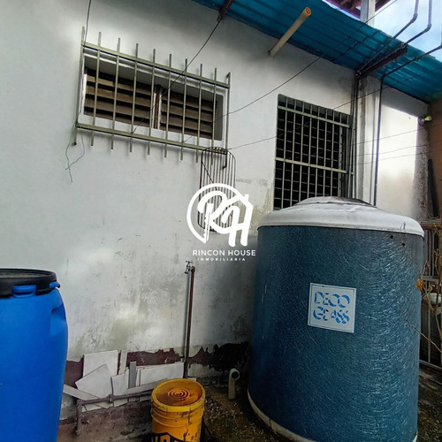 Terreno En Venta En El Barrio Lourdes, Maracay
