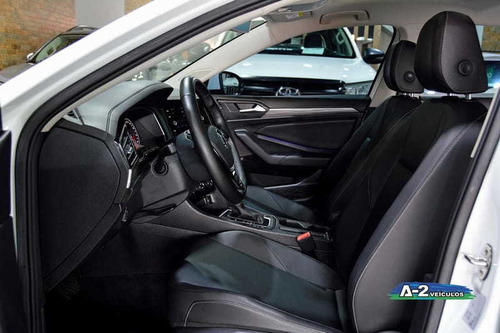 Imagem 3 de 13 de Volkswagen Jetta Comfort. 250 Tsi 1.4 Flex 16v Aut 2018