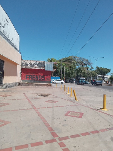 Local Comercial En Alquiler Ubicado En Av Municipal Pto La C