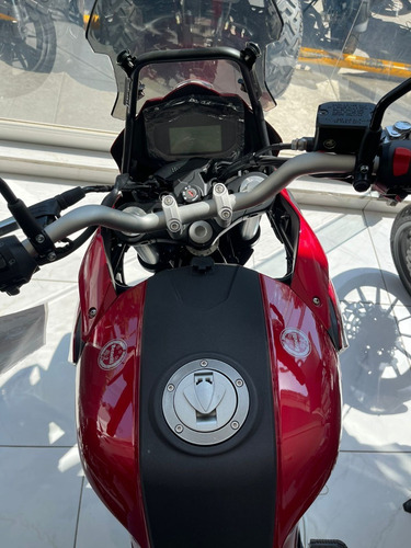 Imagen 2 de 2 de Benelli Trk 251