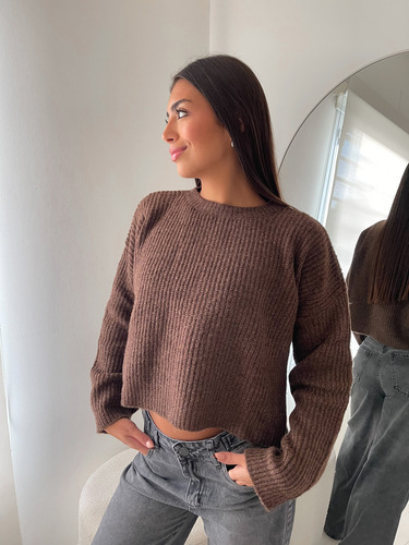 Sweater Mujer De Lanilla Tejido Cuello Redondo Over Corto.