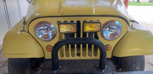 Imagen 2 de 8 de Jeep Ika