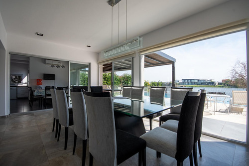 Casa En Venta A Laguna | El Canton Barrio Islas - Escobar
