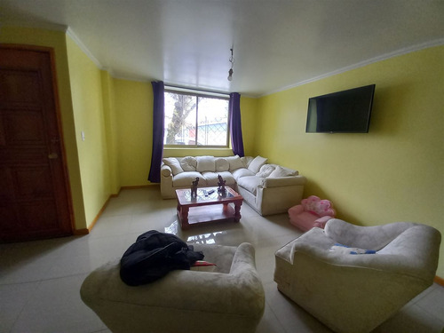 Casa En Venta De 7 Dorm. En Concepción