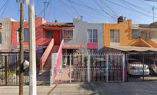Bonita Casa Duplex En Remate Bancario En El Centro De Tlaquepaque Zona Metropolitana De Guadalajara Adquierela Con Un 65% De Descuento Sk15