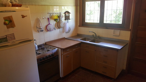 Imagen 6 de 14 de Dueño Vende Casa De 6 Amb. C/dep. Zona Iglesia (retasada)