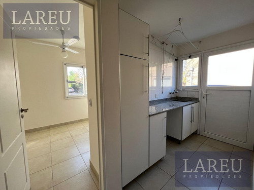 Imagen 11 de 30 de Casa En Venta En Villa Olivos